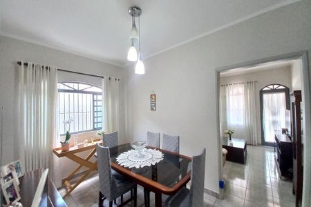 Casa à venda com 167m², 4 quartos e 3 vagas Casa à venda com 167m², 4 quartos e 3 vagasSala de Jantar