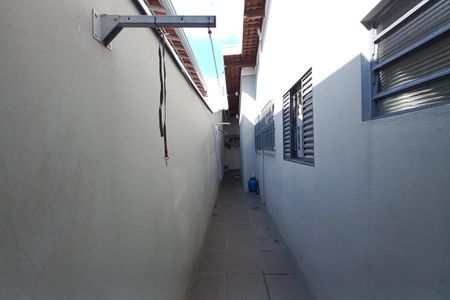 Casa à venda com 167m², 4 quartos e 3 vagas Casa à venda com 167m², 4 quartos e 3 vagasCorredor