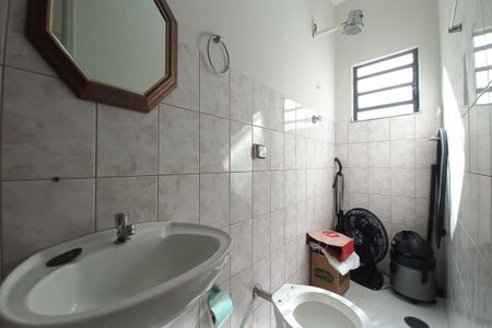 Casa à venda com 167m², 4 quartos e 3 vagas Casa à venda com 167m², 4 quartos e 3 vagasBanheiro da Suíte