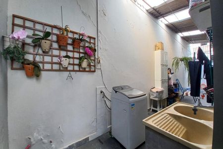 Casa à venda com 167m², 4 quartos e 3 vagas Casa à venda com 167m², 4 quartos e 3 vagasÁrea de Serviço