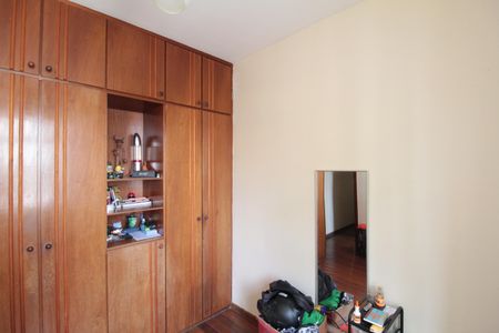 Apartamento à venda com 112m², 4 quartos e 3 vagasQuarto 2