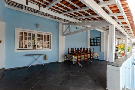 Casa à venda com 450m², 3 quartos e 5 vagasQuintal