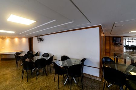 Apartamento à venda com 108m², 3 quartos e 2 vagas Apartamento à venda com 108m², 3 quartos e 2 vagasÁrea comum - Salão de festas