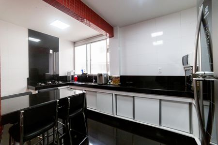 Apartamento à venda com 108m², 3 quartos e 2 vagas Apartamento à venda com 108m², 3 quartos e 2 vagasCozinha