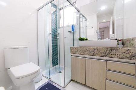 Apartamento à venda com 108m², 3 quartos e 2 vagas Apartamento à venda com 108m², 3 quartos e 2 vagasBanheiro da Suíte