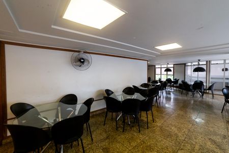 Apartamento à venda com 108m², 3 quartos e 2 vagas Apartamento à venda com 108m², 3 quartos e 2 vagasÁrea comum - Salão de festas