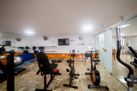 Apartamento à venda com 108m², 3 quartos e 2 vagas Apartamento à venda com 108m², 3 quartos e 2 vagasÁrea comum - Academia