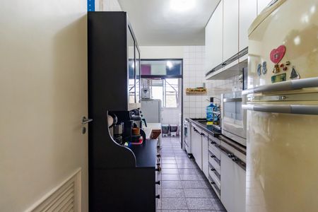 Apartamento à venda com 70m², 3 quartos e 2 vagas Apartamento à venda com 70m², 3 quartos e 2 vagasCozinha