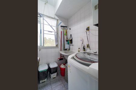 Apartamento à venda com 70m², 3 quartos e 2 vagas Apartamento à venda com 70m², 3 quartos e 2 vagasÁrea de Serviço