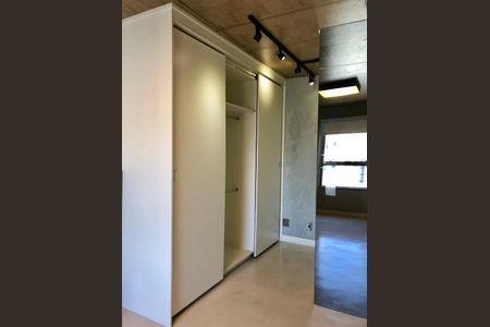 Apartamento à venda com 70m², 1 quarto e 1 vagaCorredor