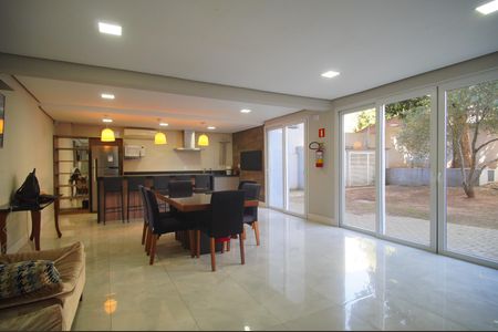 Apartamento à venda com 45m², 1 quarto e sem vagaÁrea comum - Salão de festas