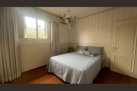 Casa de condomínio à venda com 980m², 4 quartos e 8 vagas Casa de condomínio à venda com 980m², 4 quartos e 8 vagasSuíte 2