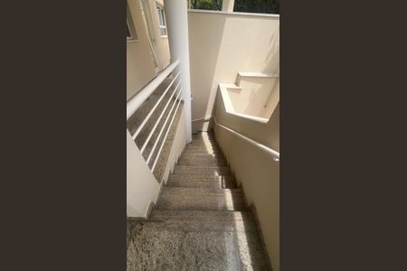 Casa de condomínio à venda com 980m², 4 quartos e 8 vagas Casa de condomínio à venda com 980m², 4 quartos e 8 vagasCorredor