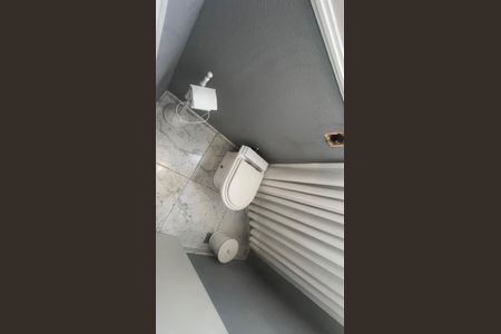 Casa de condomínio à venda com 980m², 4 quartos e 8 vagas Casa de condomínio à venda com 980m², 4 quartos e 8 vagasLavabo