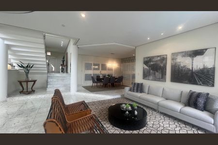 Casa de condomínio à venda com 980m², 4 quartos e 8 vagas Casa de condomínio à venda com 980m², 4 quartos e 8 vagasSala