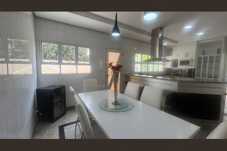 Casa de condomínio à venda com 980m², 4 quartos e 8 vagas Casa de condomínio à venda com 980m², 4 quartos e 8 vagasCopa