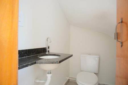 Casa de condomínio para alugar com 70m², 2 quartos e 2 vagasLavabo