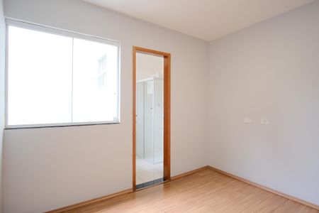 Casa de condomínio à venda com 70m², 2 quartos e 2 vagasSuíte 2