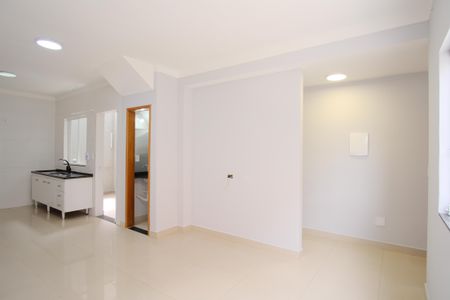 Sala de casa de condomínio para alugar com 2 quartos, 70m² em Vila Carrão, São Paulo