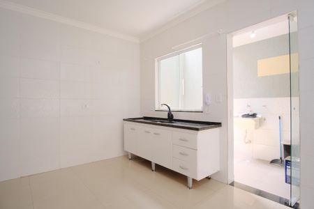 Casa de condomínio à venda com 70m², 2 quartos e 2 vagasCozinha