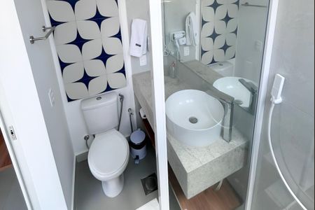 Banheiro  de kitnet/studio à venda com 1 quarto, 25m² em Laranjeiras, Rio de Janeiro