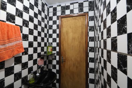 Casa à venda com 94m², 4 quartos e 6 vagasBanheiro 1