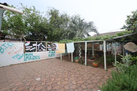 Casa à venda com 94m², 4 quartos e 6 vagasÁrea externa