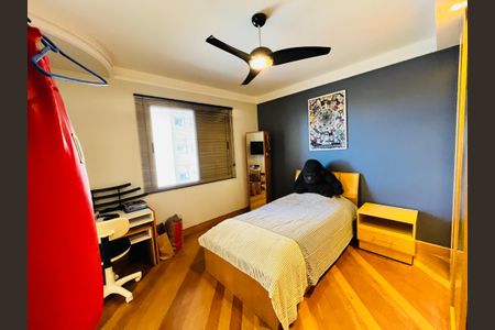 Apartamento à venda com 210m², 3 quartos e 3 vagas Apartamento à venda com 210m², 3 quartos e 3 vagasQuarto