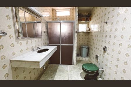 Casa à venda com 140m², 3 quartos e 2 vagasBanheiro