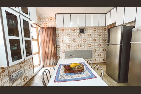Casa à venda com 140m², 3 quartos e 2 vagasCozinha