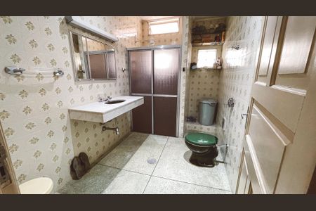 Casa à venda com 140m², 3 quartos e 2 vagasBanheiro