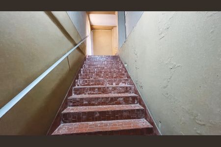 Casa à venda com 140m², 3 quartos e 2 vagasEscada