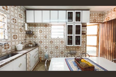 Casa à venda com 140m², 3 quartos e 2 vagasCozinha