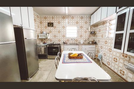 Casa à venda com 140m², 3 quartos e 2 vagasCozinha