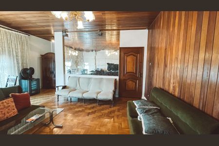 Casa à venda com 140m², 3 quartos e 2 vagasSala