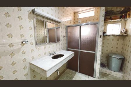 Casa à venda com 140m², 3 quartos e 2 vagasBanheiro