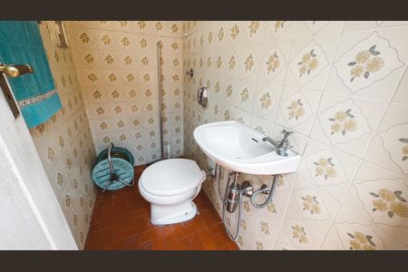 Casa à venda com 140m², 3 quartos e 2 vagasBanheiro de serviço