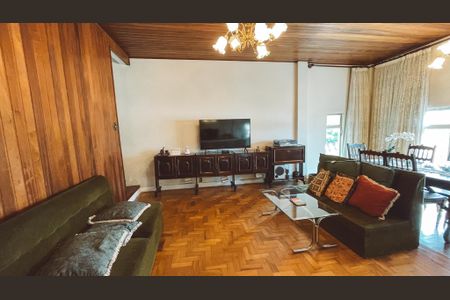 Casa à venda com 140m², 3 quartos e 2 vagasSala