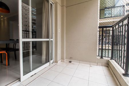 Varanda de apartamento para alugar com 1 quarto, 68m² em Jardim Tupanci, Barueri