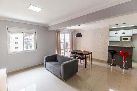 Sala de apartamento para alugar com 1 quarto, 68m² em Jardim Tupanci, Barueri