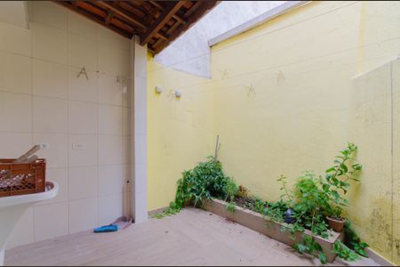 Casa à venda com 122m², 2 quartos e 1 vagaQuintal