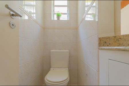 Casa à venda com 122m², 2 quartos e 1 vagaLavabo