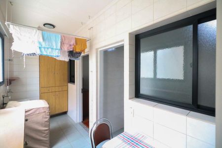 Apartamento para alugar com 117m², 3 quartos e 1 vagaÁrea de Serviço