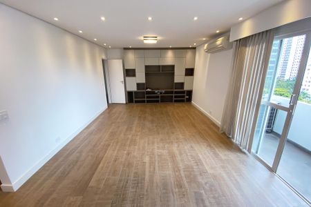 Apartamento para alugar com 115m², 3 quartos e 2 vagasSala