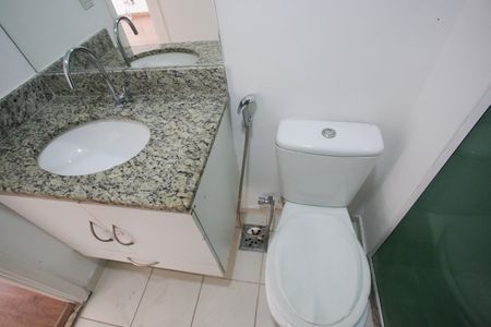 Apartamento à venda com 69m², 2 quartos e 1 vagaBanheiro Social