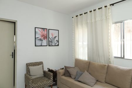Sala de casa à venda com 3 quartos, 200m² em Conjunto Habitacional A. E. Carvalho, São Paulo