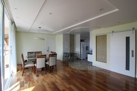 Apartamento à venda com 130m², 3 quartos e 2 vagas Apartamento à venda com 130m², 3 quartos e 2 vagasSala