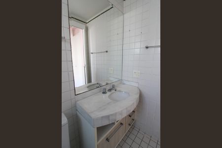 Apartamento à venda com 130m², 3 quartos e 2 vagas Apartamento à venda com 130m², 3 quartos e 2 vagasBanheiro da Suíte 1