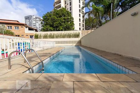Apartamento à venda com 130m², 3 quartos e 2 vagas Apartamento à venda com 130m², 3 quartos e 2 vagasÁrea comum - Piscina