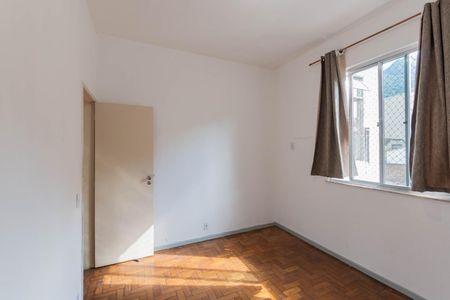 Quarto 1 de apartamento para alugar com 2 quartos, 57m² em Grajaú, Rio de Janeiro
